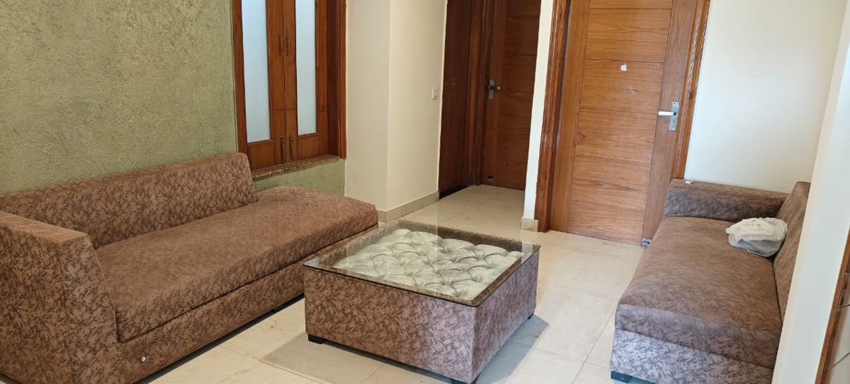3 BHK Builder Floor For Rent in Sector 43