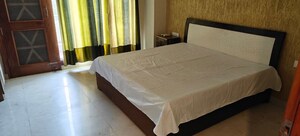 Bedroom in 3 BHK Builder Floor at Sector 43 – for Rent