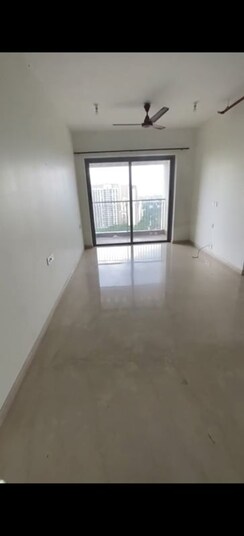 2 BHK Apartment For Sale in Kalpataru Paramount B