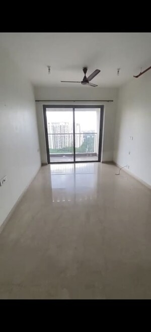 Room in 2 BHK Apartment at Kalpataru Paramount B, Kapur Bawdi – for Sale