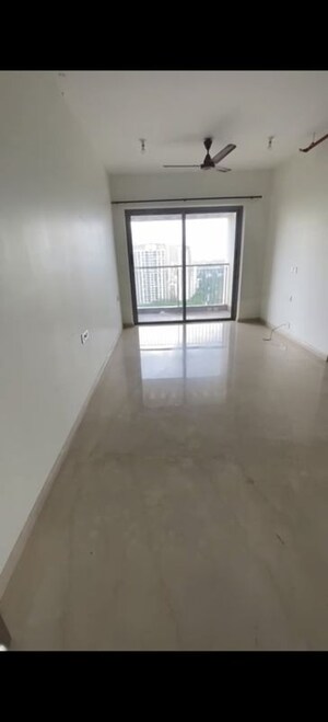 Room in 2 BHK Apartment at Kalpataru Paramount B, Kapur Bawdi – for Sale