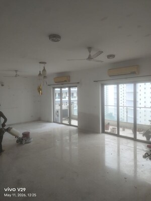 Room in 3.5 BHK Apartment at Tata Raheja Raisina Residency, Sector 59 – for Sale