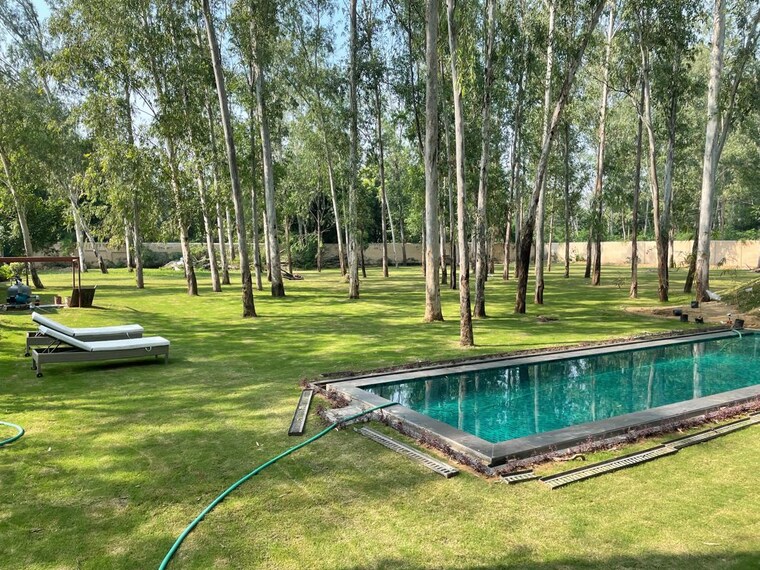 Garden, asola 5 Bedroom 4000 Sq.Ft. Villa In Asola Delhi 10365972