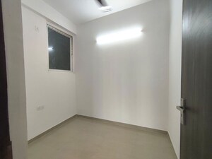 Room in 2.5 BHK Apartment at Elegant Splendour, Tech Zone 4 Greater Noida – for Rent
