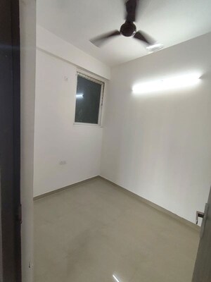 Room in 2.5 BHK Apartment at Elegant Splendour, Tech Zone 4 Greater Noida – for Rent