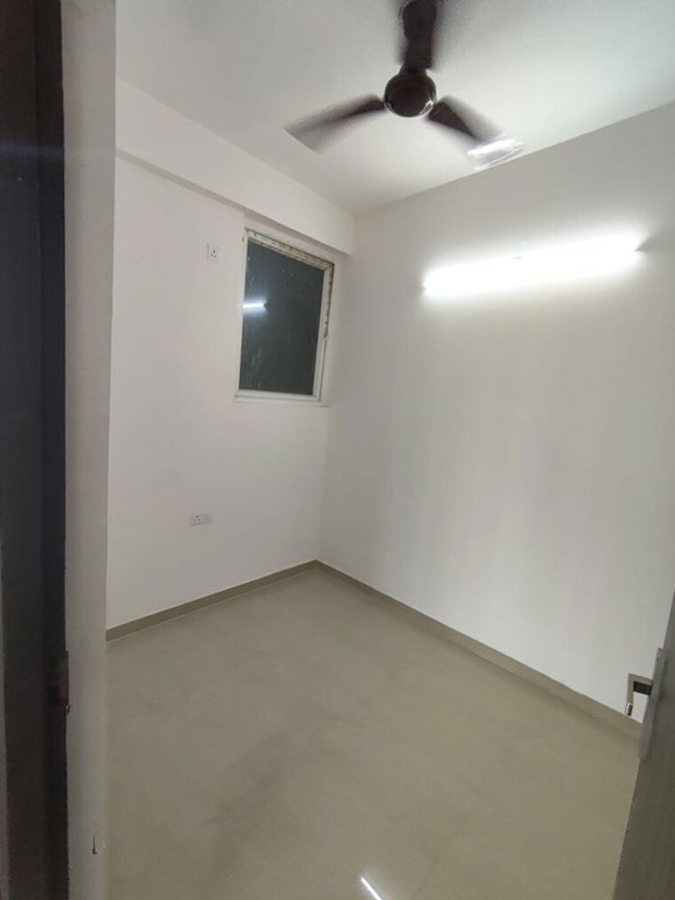 Room, elegant-splendour 2.5 Bedroom 1153 Sq.Ft. Apartment In Tech Zone 4 Greater Noida Greater Noida 10365963