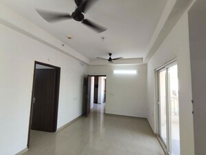 Room in 2.5 BHK Apartment at Elegant Splendour, Tech Zone 4 Greater Noida – for Rent