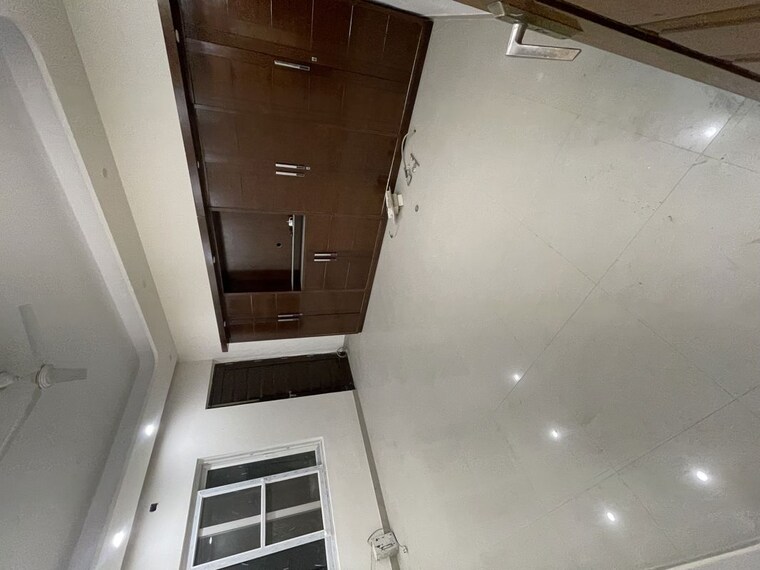 undefined, sector 21b 6 Bedroom 500 Sq.Yd. Independent House In Sector 21b Faridabad 10365982