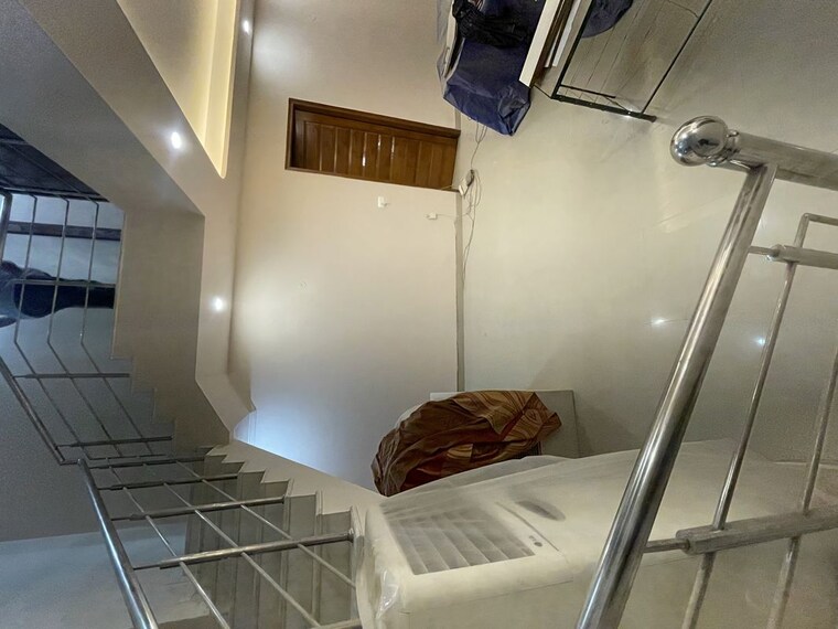 undefined, sector 21b 6 Bedroom 500 Sq.Yd. Independent House In Sector 21b Faridabad 10365982