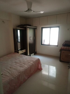 Room in 2 BHK Apartment at Govind Apartment, Anand Nagar – for Rent
