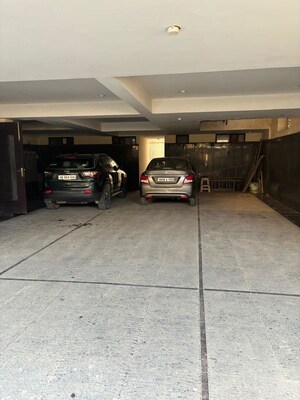 Parking in 3 BHK Builder Floor at Ansal API Esencia, Sector 67 – for Rent