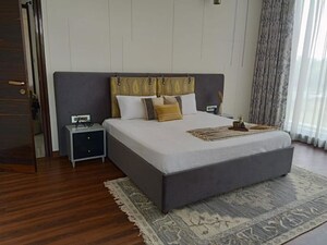 Kitchen in 6+ BHK Villa at Dlf Phase I – for Sale