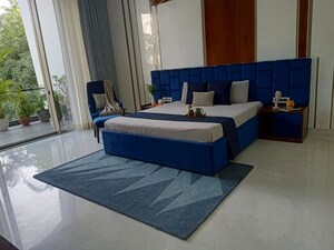 Bedroom in 6+ BHK Villa at Dlf Phase I – for Sale