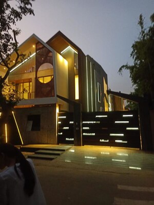 6+ BHK Villa – Exterior View View at Dlf Phase I - for Sale