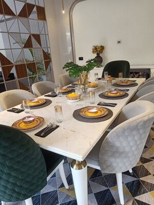 Team Area in 6+ BHK Villa at Dlf Phase I – for Sale