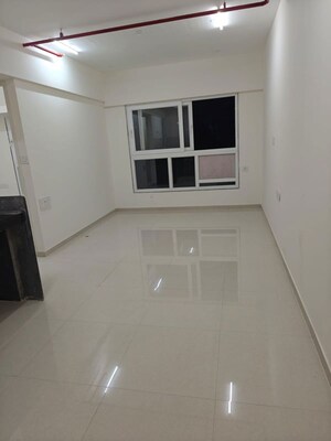 Room in 1 BHK Apartment at Ranbir Luxuria, Andheri East – for Rent