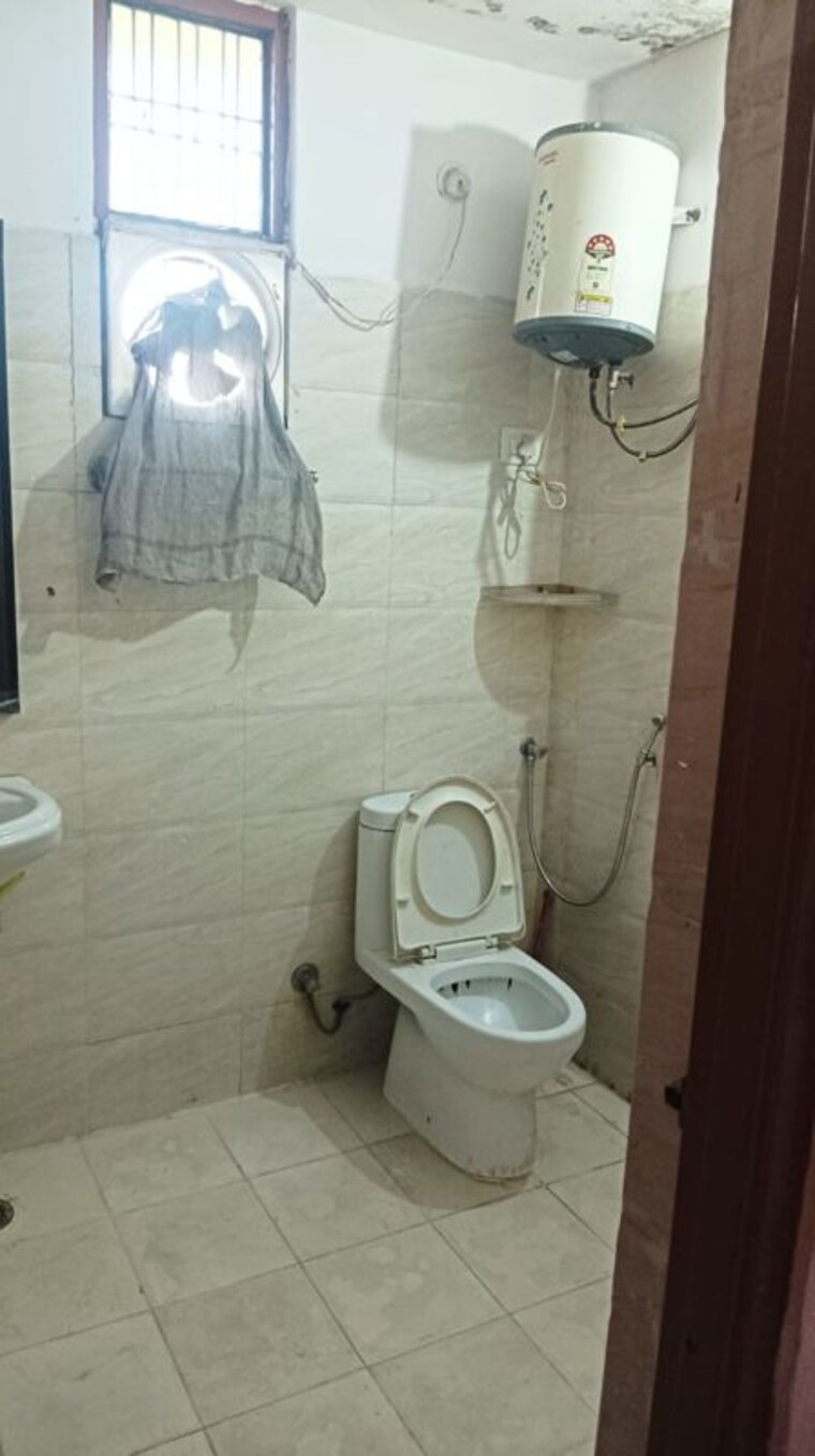 Bathroom, bcc-radhe-krishna-apartment 2 Bedroom 1000 Sq.Ft. Apartment In Faizabad Road Lucknow 10366047
