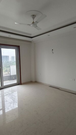 Room in 4 BHK Builder Floor at Rosewood City – for Rent