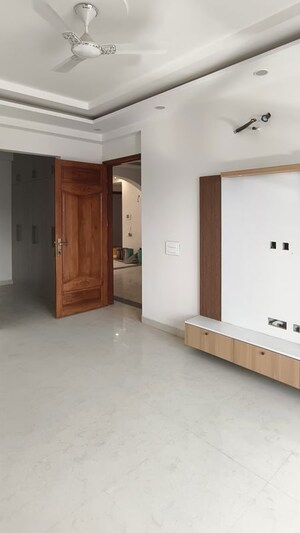 Room in 4 BHK Builder Floor at Rosewood City – for Rent
