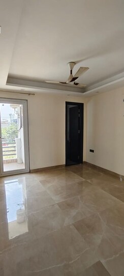 3.5 BHK + Servant Room Apartment For Rent in Unitech The Residences Sector 33
