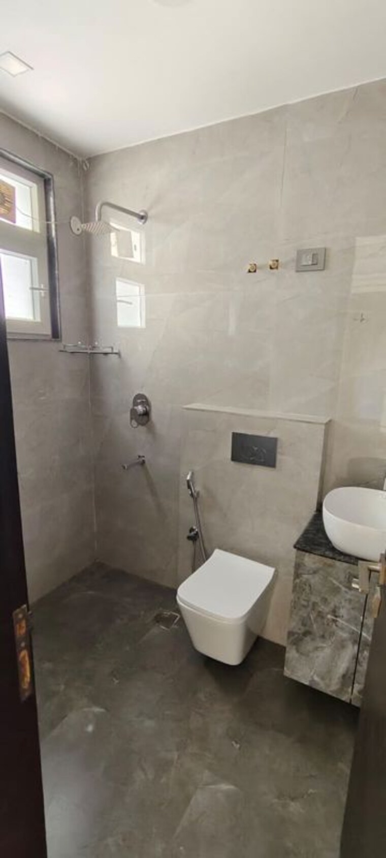 Bathroom, unitech-the-residences-sector-33 3.5 Bedroom 1550 Sq.Ft. Apartment In Sector 33 Gurgaon 10366051