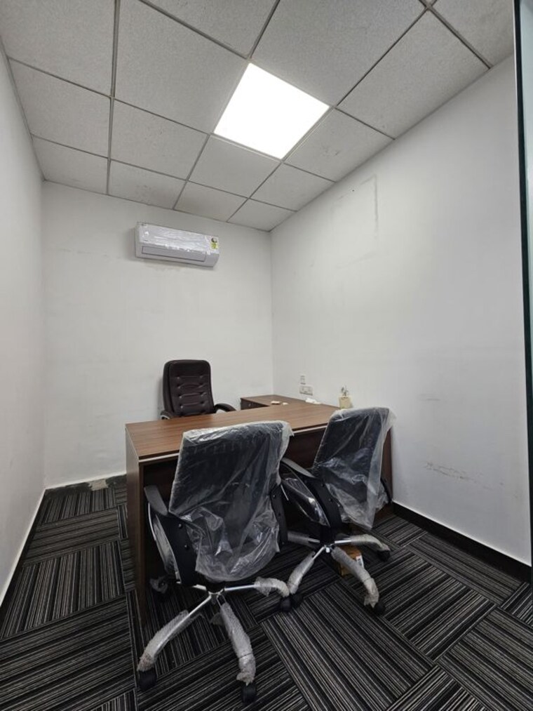 Team Area, sector 63 Commercial Office Space 650 Sq.Ft. In Sector 63 Noida 10366042
