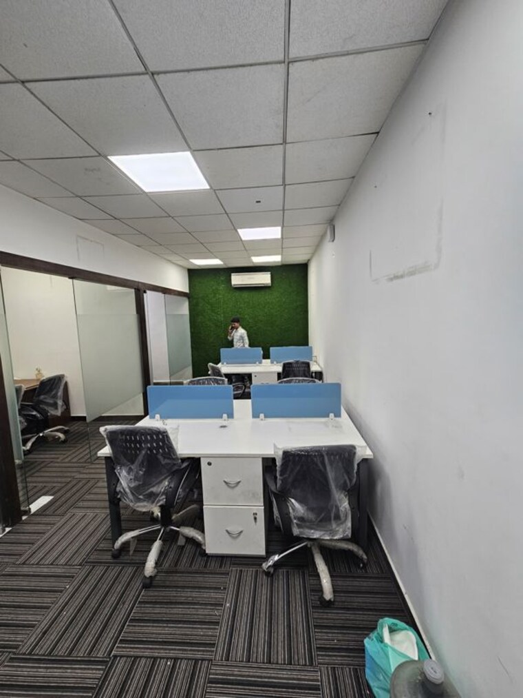 Team Area, sector 63 Commercial Office Space 650 Sq.Ft. In Sector 63 Noida 10366042