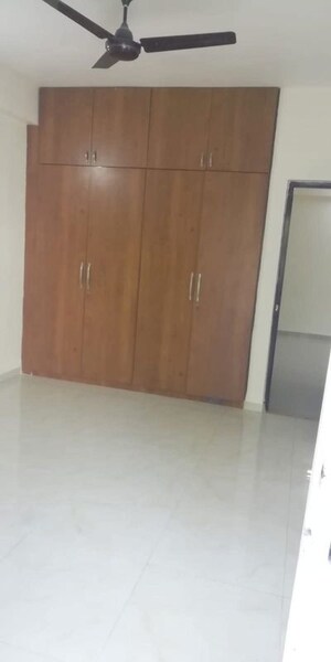Room in 3 BHK Apartment at Vastrapur – for Rent