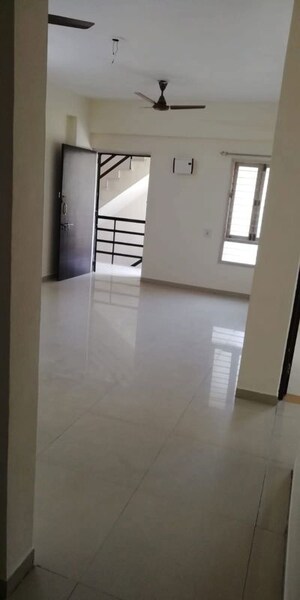 Room in 3 BHK Apartment at Vastrapur – for Rent