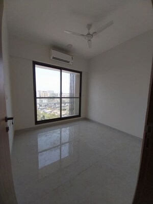 Room in 2 BHK Apartment at Savvy Merushikhar, Andheri East – for Rent