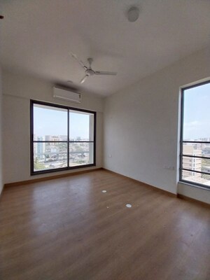 Room in 2 BHK Apartment at Savvy Merushikhar, Andheri East – for Rent