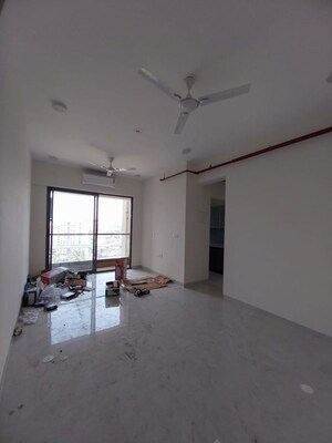 Room in 2 BHK Apartment at Savvy Merushikhar, Andheri East – for Rent