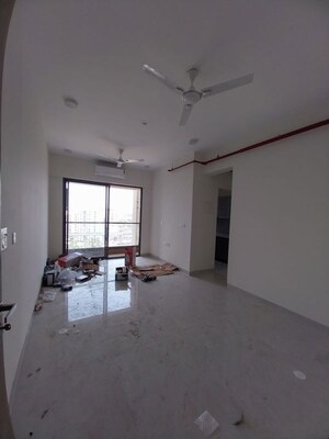 Room in 2 BHK Apartment at Savvy Merushikhar, Andheri East – for Rent