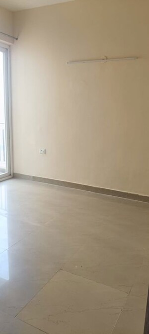 Room in 2 BHK Apartment at Logix Blossom Zest, Sector 143 – for Rent