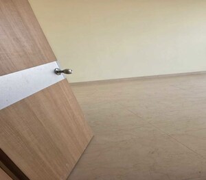 Room in 1 BHK Apartment at Police Line – for Rent