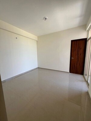 Room in 4 BHK Apartment at Excella Kutumb, Sultanpur Road – for Rent