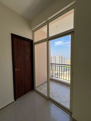 Room in 4 BHK Apartment at Excella Kutumb, Sultanpur Road – for Rent