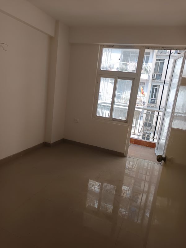 3 BHK 1300 Sq.Ft. Apartment in Zara Aavaas