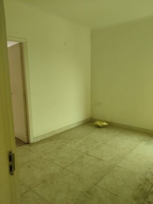 Room in 2 BHK Apartment at Gaurs Siddhartham, Siddharth Vihar – for Sale