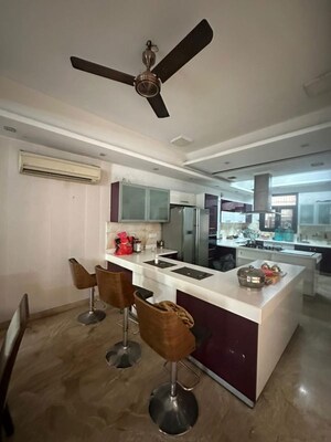 Team Area in 6 BHK Independent House at Sector 36 – for Sale