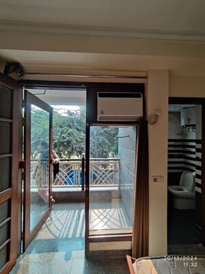 Room in 2 BHK Builder Floor at Sector 43 – for Rent