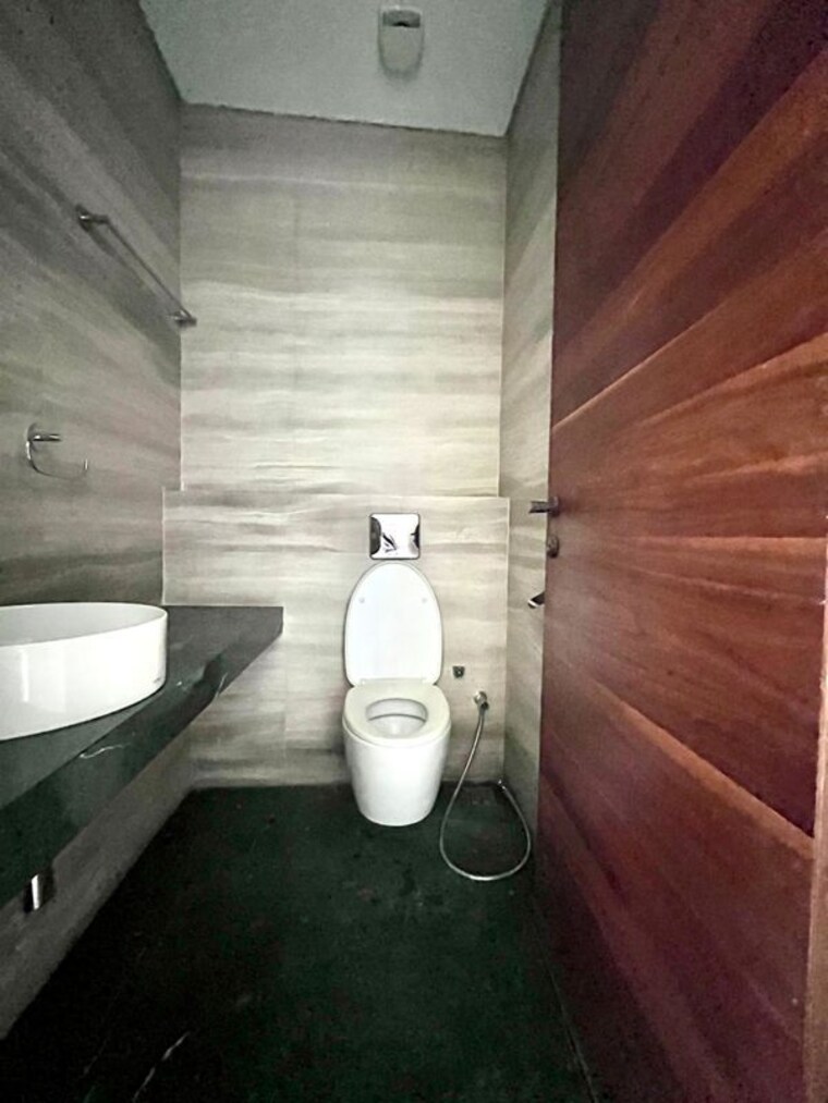 Bathroom, omkar-1973 3 Bedroom 2500 Sq.Ft. Apartment In Worli Mumbai 10366169