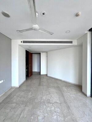 Room in 3 BHK Apartment at Omkar 1973, Worli – for Rent