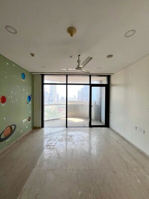 Room in 3 BHK Apartment at Omkar 1973, Worli – for Rent