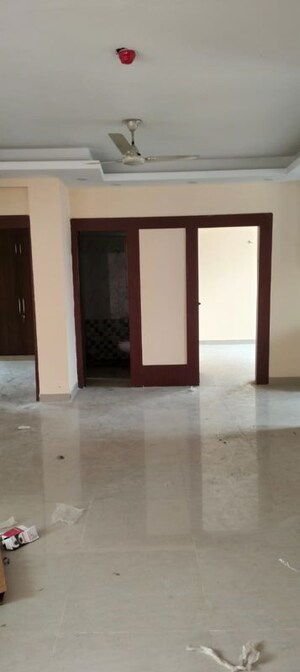 Room in 3 BHK Independent House at Sikka Kaamna Greens, Sector 143a Noida – for Rent