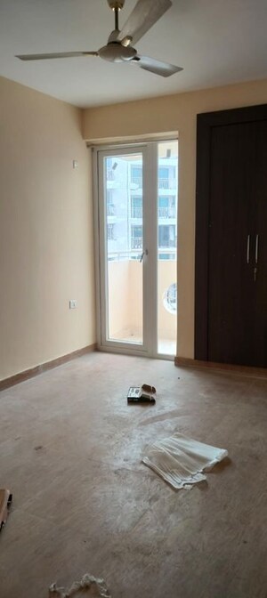 Room in 3 BHK Independent House at Sikka Kaamna Greens, Sector 143a Noida – for Rent
