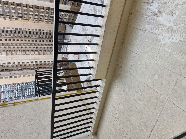 Balcony, amrapali-hanging-gardens 3.5 Bedroom 1380 Sq.Ft. Apartment In Sector 107 Noida 10366193