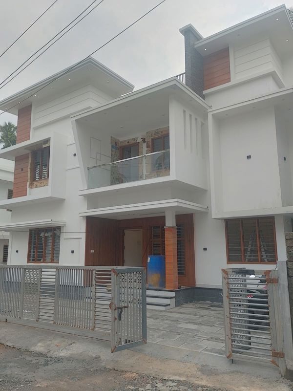 4 BHK + Study Room,Extra Room,Basement Independent House For Sale in Mannuthy