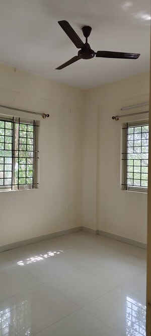 Room in 3 BHK Apartment at Halasuru – for Rent