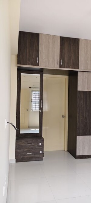 Furnished Amenities in 3 BHK Apartment at Halasuru – for Rent